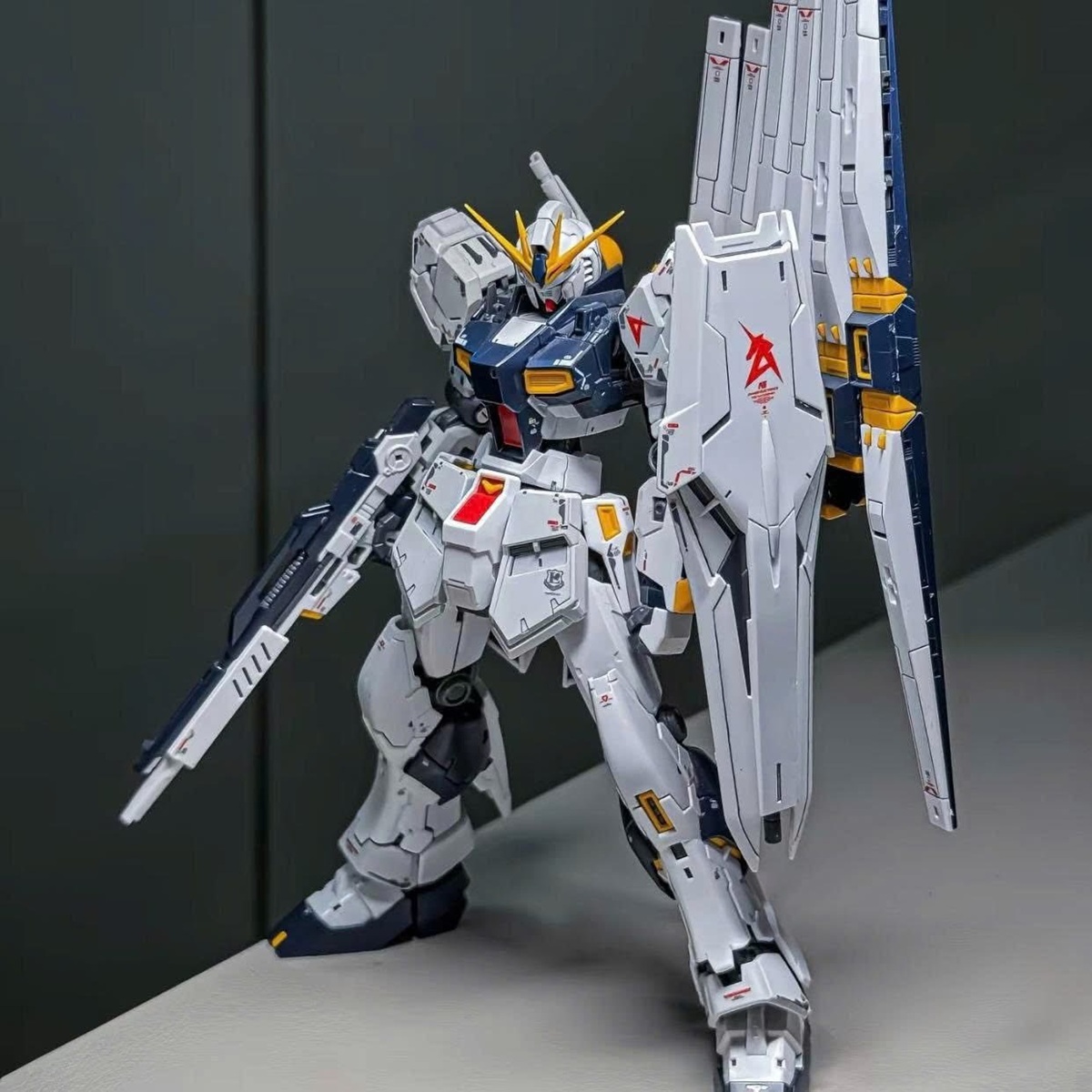 nen-mua-loai-dung-cu-mo-hinh-gundam-nao-4