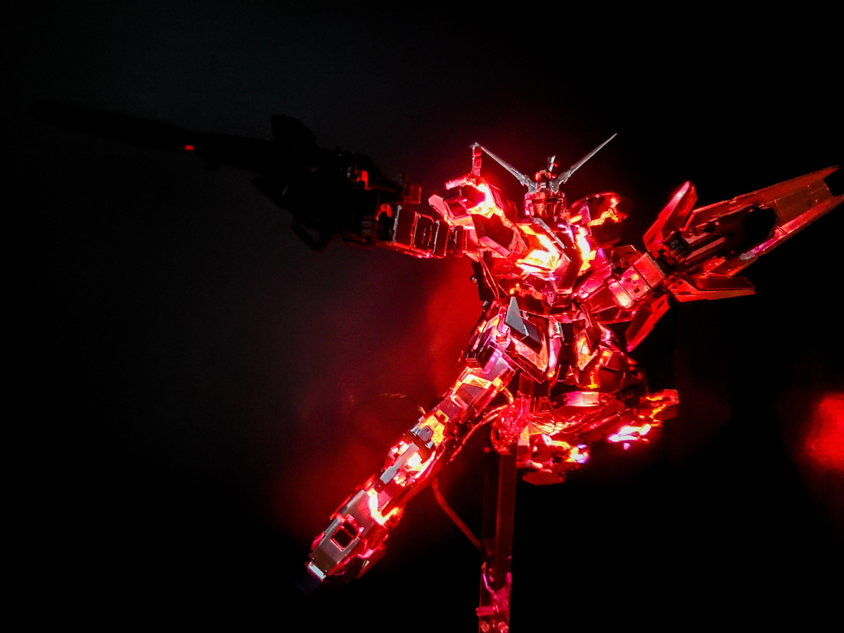 cach-gan-den-led-cho-mo-hinh-gundam-4