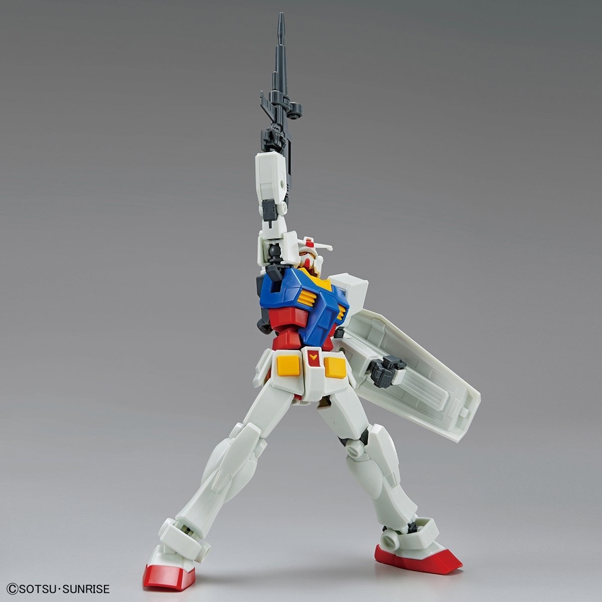 tim-hieu-ve-mo-hinh-gundam-dau-tien-tren-the-gioi-4